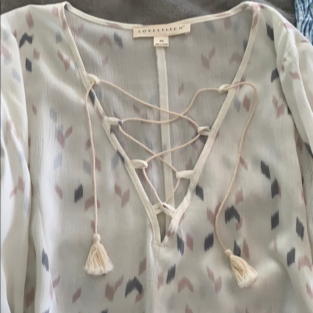 LoveStitch Romantic Blouse - Picture 4 of 5